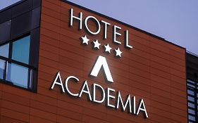 Hotel Academia  4*